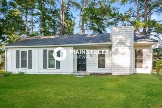 Building Photo - 3 Bedroom Pet-Friendly Home in Hampton, GA with Main Street Renewal
