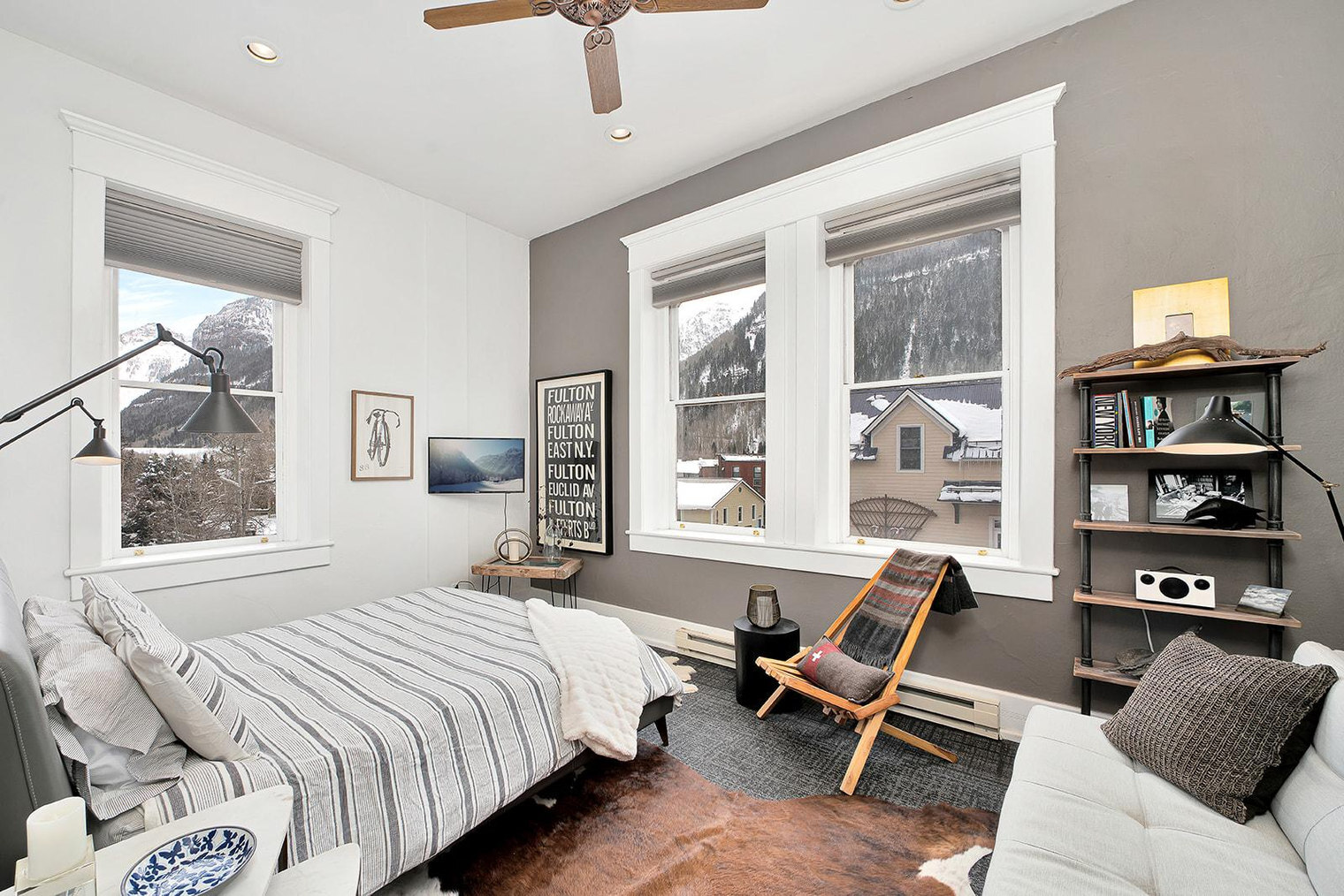 Building Photo - 107 W Columbia Ave