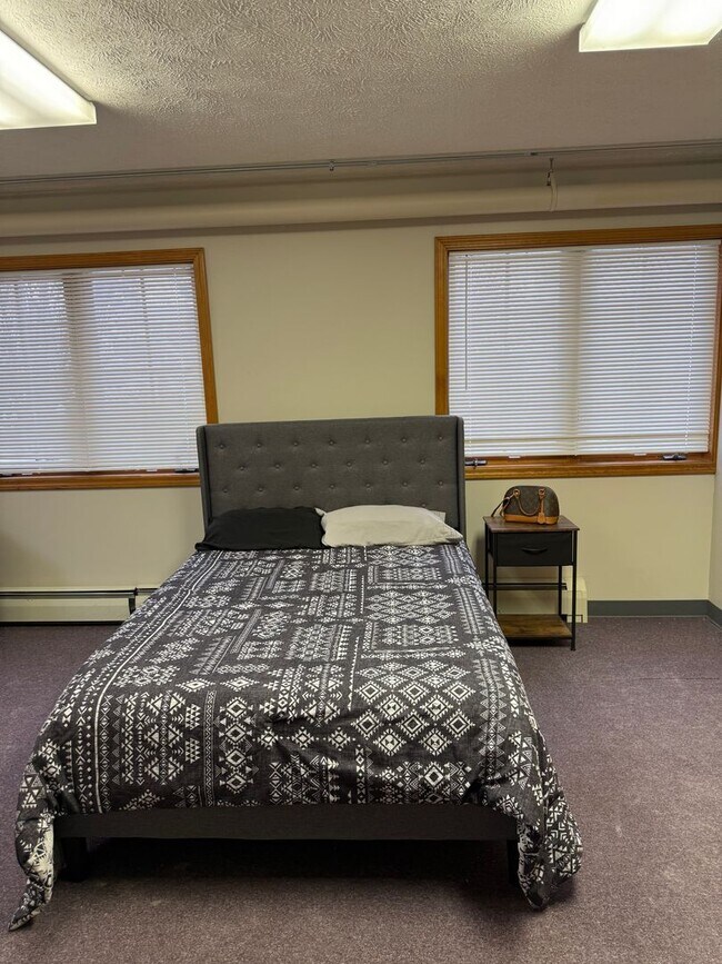 Building Photo - 104 State St