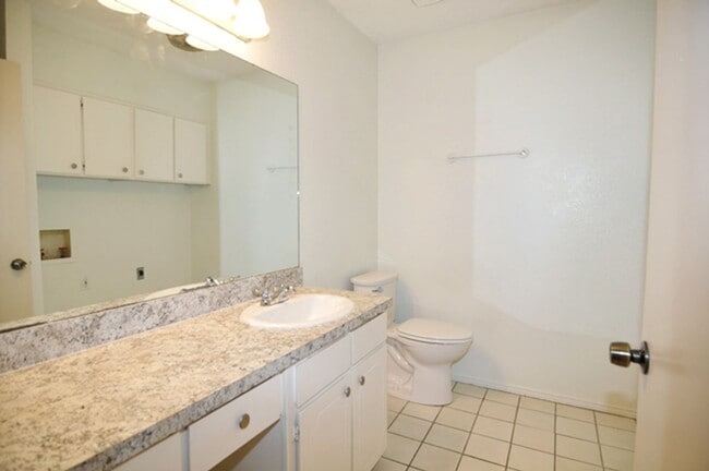 Building Photo - 108 Navajo Dr
