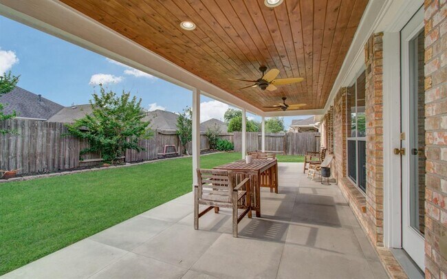 Building Photo - 15011 Redding Crest Ln