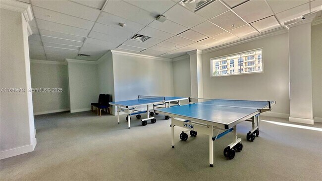 Building Photo - 2030 S Ocean Dr