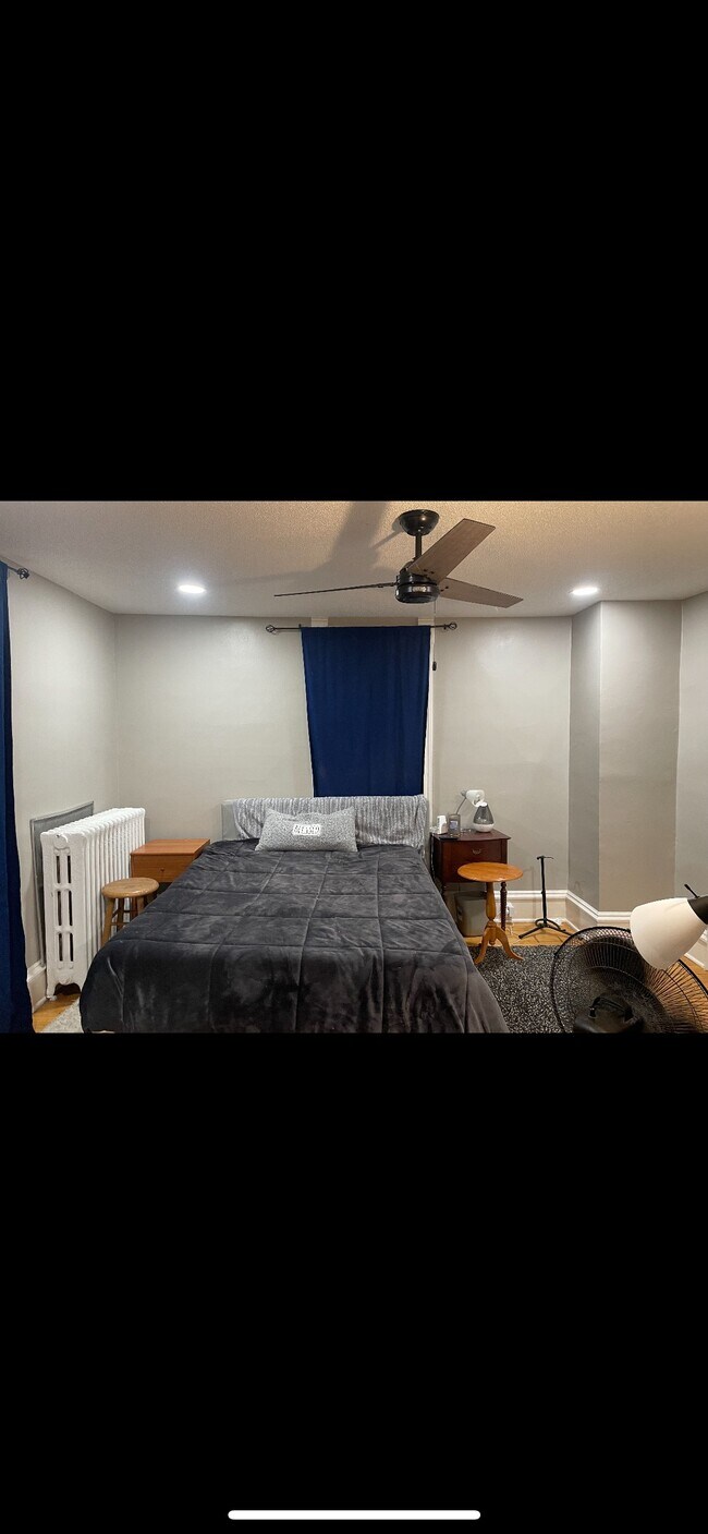 Building Photo - 2738 Emerson Ave S