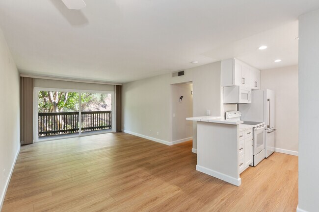 Building Photo - 6416 Friars Rd