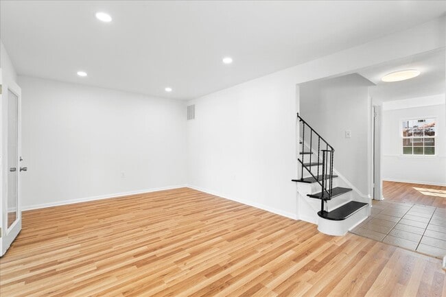 Building Photo - 239 Nottoway St SE