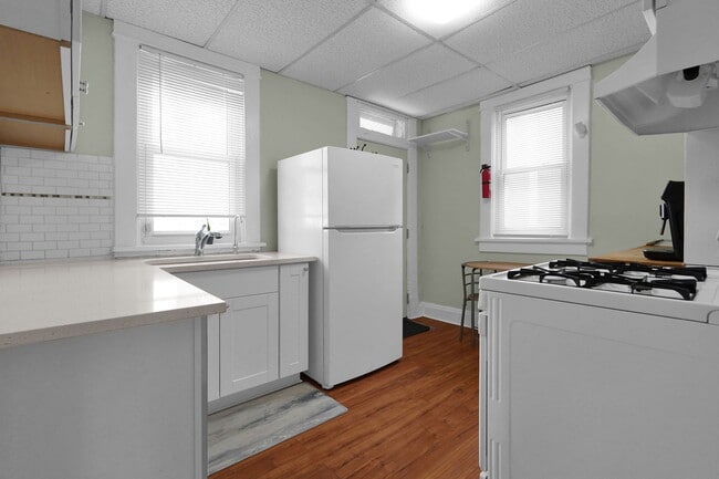 Building Photo - 182 E Patterson Ave