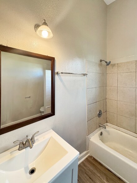 Building Photo - 3159 Urquhart St