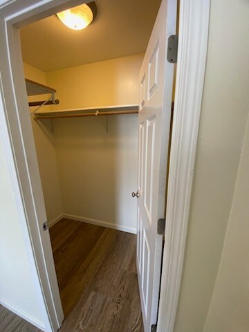 Building Photo - 8117 North Shore Dr