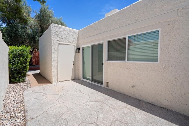 Building Photo - 7308 E Berridge Ln