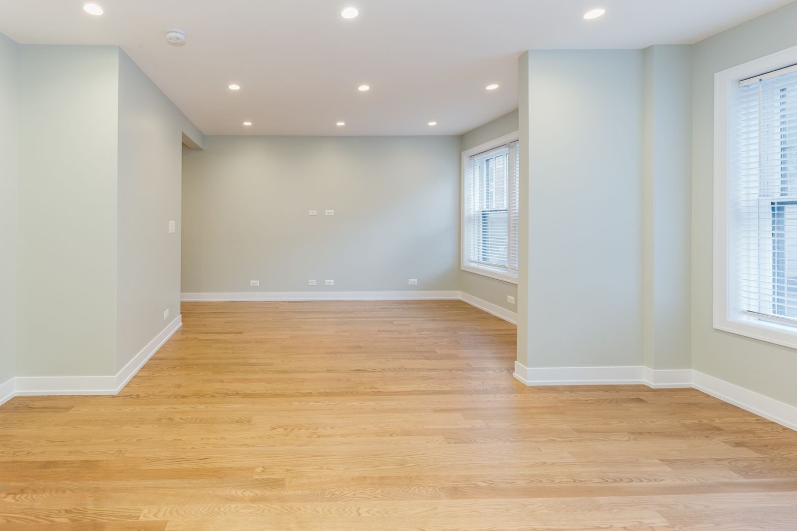 Building Photo - 429 W Surf St