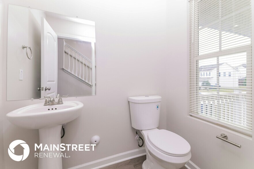 Building Photo - 3445 Kernstown Dr