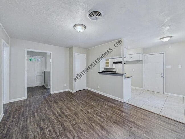 Building Photo - 29 Rosewood Dr