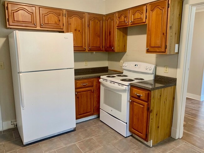 Building Photo - 4 Bedroom 2 Bath – FOR RENT!