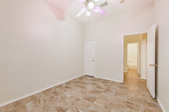 Building Photo - 7718 Trophy Pl Dr