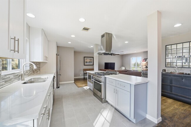 Building Photo - 2626 Willowby Dr