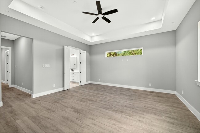 Building Photo - 4517 Larch Ln