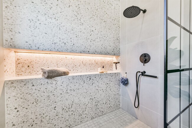 Building Photo - 4211 Nichols St