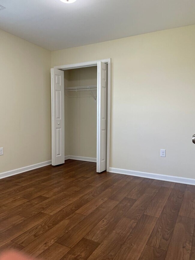 Building Photo - AVAILABLE SOON! Don't miss this Beautiful 3BR/2BA home in St. John's Ridge!