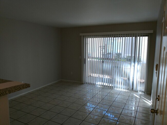 Building Photo - 2 bedroom, 2 bathroom Canyon Willows Condo