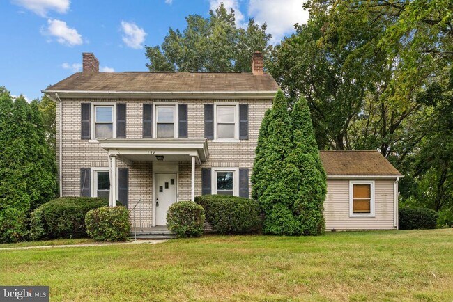 Building Photo - 158 W Butler Ave