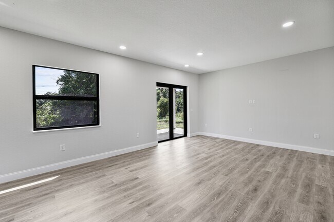 Building Photo - 1134 Sunrise Blvd