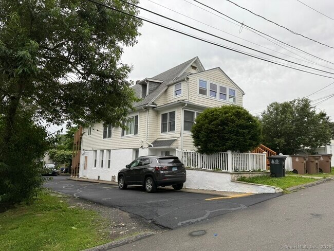Primary Photo - 21 Cerretta St
