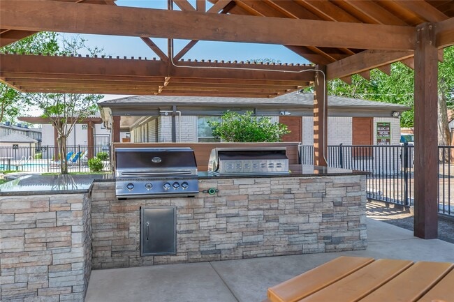 Building Photo - 1515 Campbell Rd