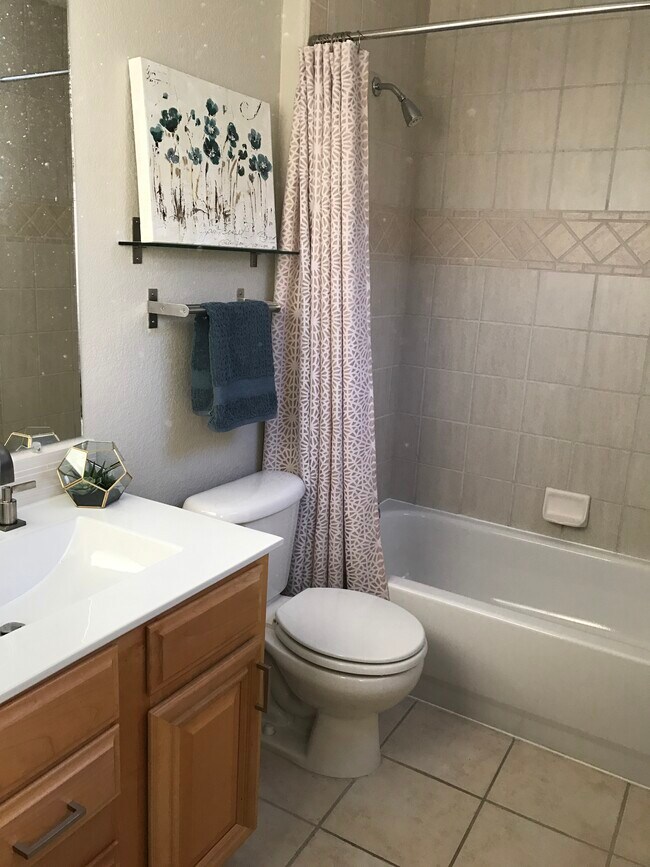 Front Bath - 5201 South Fox Street