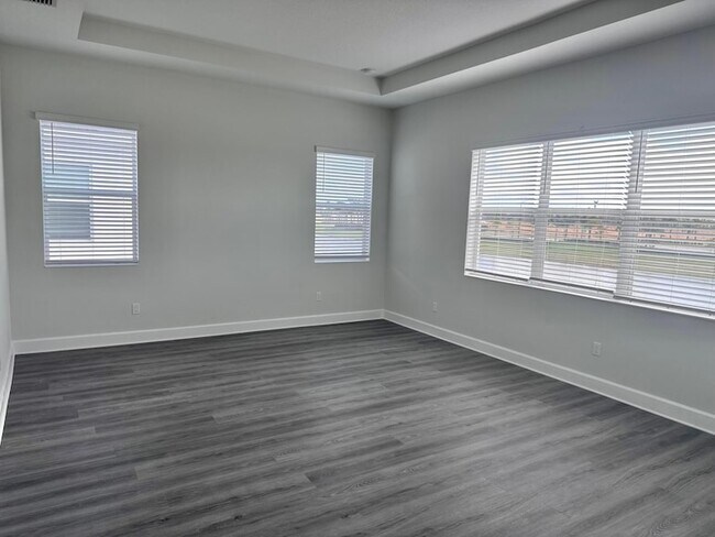 Building Photo - 5223 Liberty Ln