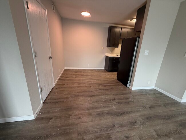 Building Photo - 3408 Balboa Ln