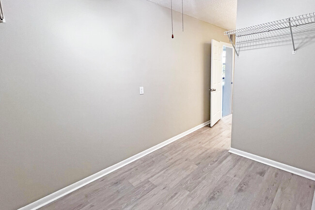 Building Photo - 3650 Whitehall Dr