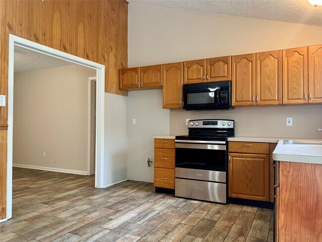 Building Photo - 7739 Bunker Wood Ln