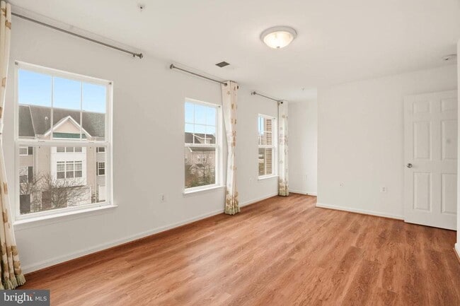 Building Photo - 108 Moore Dr