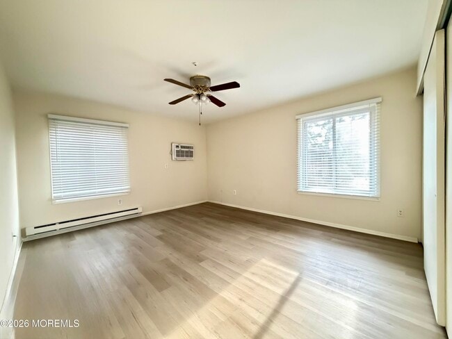 Building Photo - 111 Amberly Dr