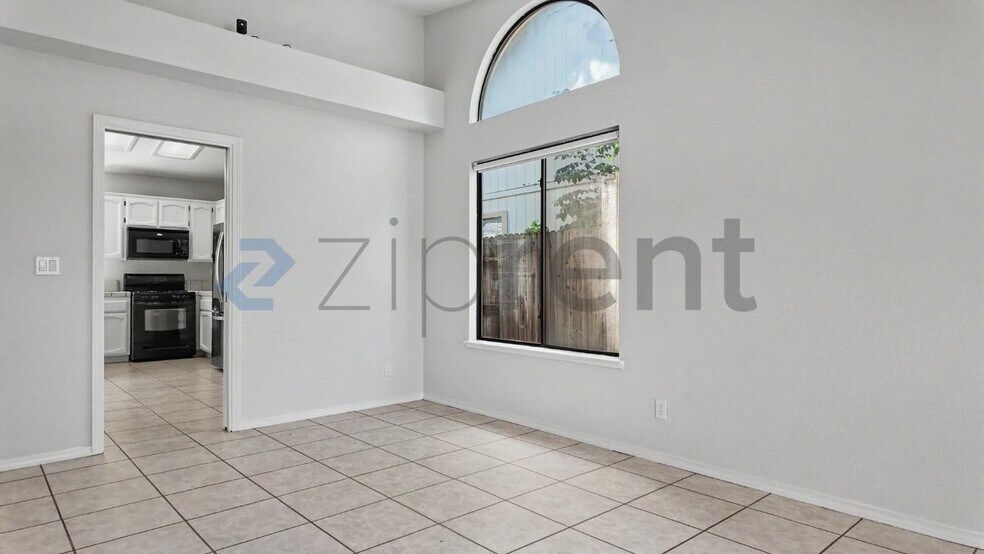 Building Photo - Unit