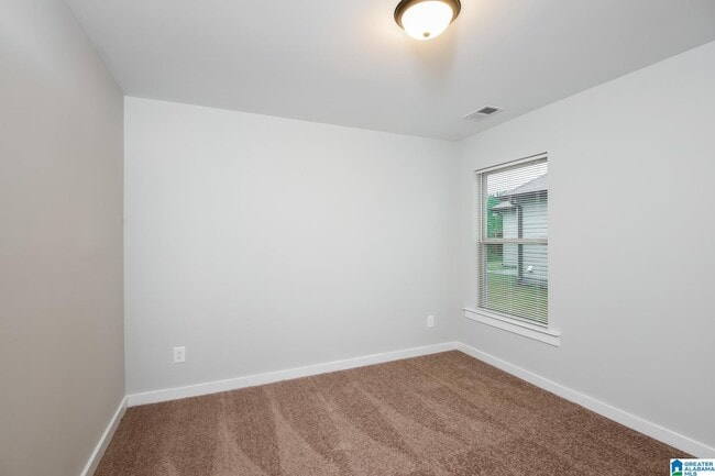 Building Photo - 875 Maple Trce