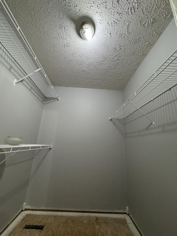 Building Photo - 5709 N 12th Ave