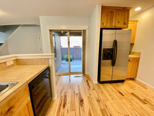 Building Photo - 3-BR Craftsman Home in SE Bend