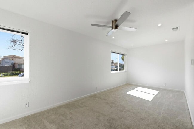 Building Photo - 1861 Nelson Dr