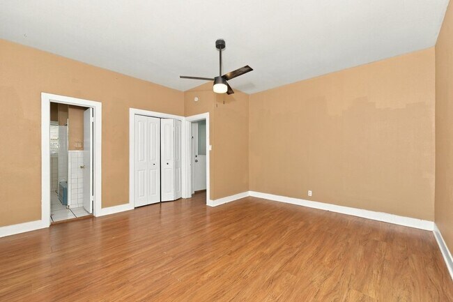 Building Photo - 623 W Owings St