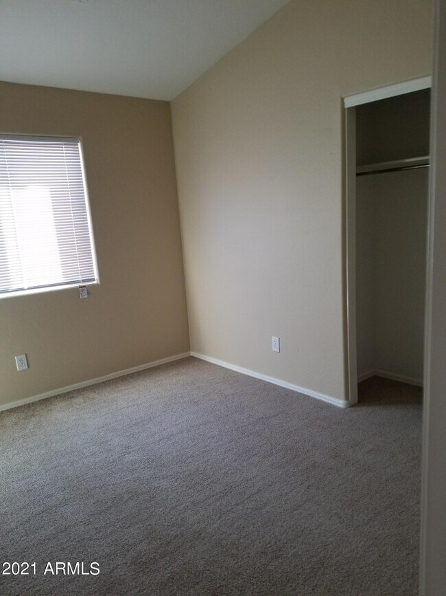Building Photo - 45525 W Rainbow Dr