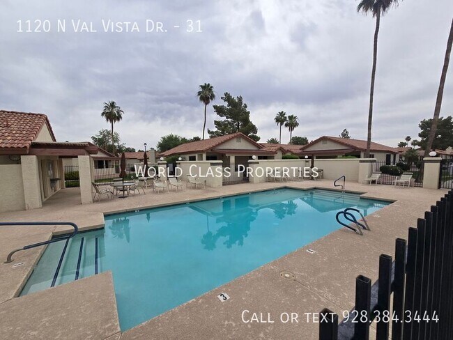 Building Photo - 1120 N Val Vista Dr