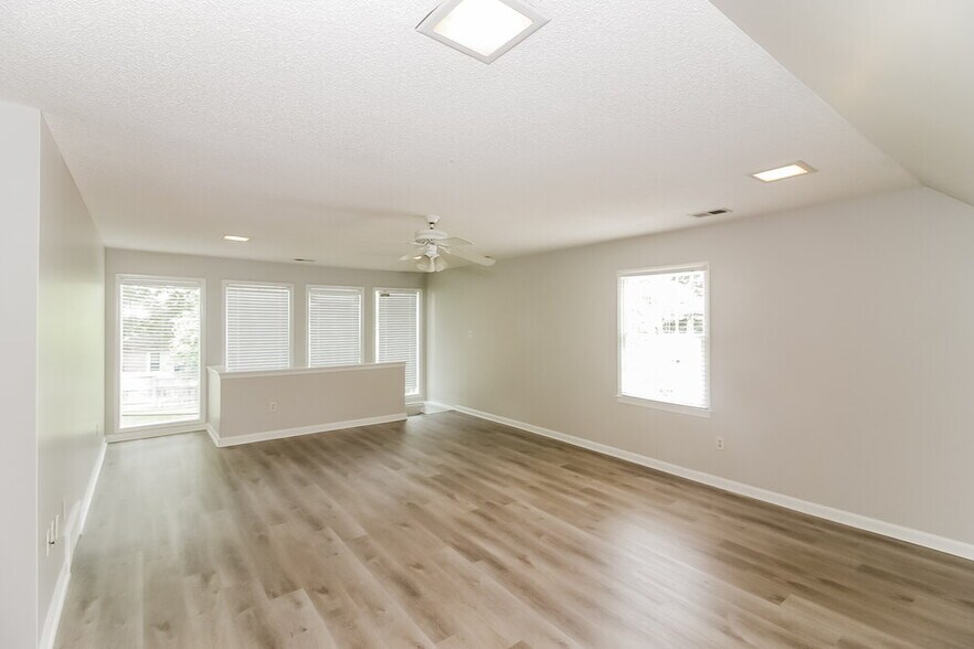 Building Photo - 269 Locust Grove Dr