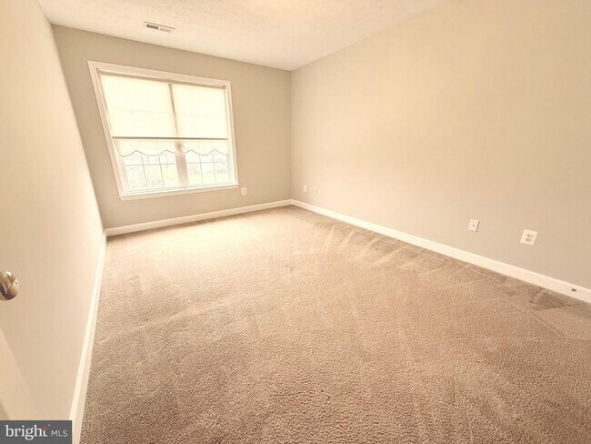 Building Photo - 4116 Derbyshire Ln