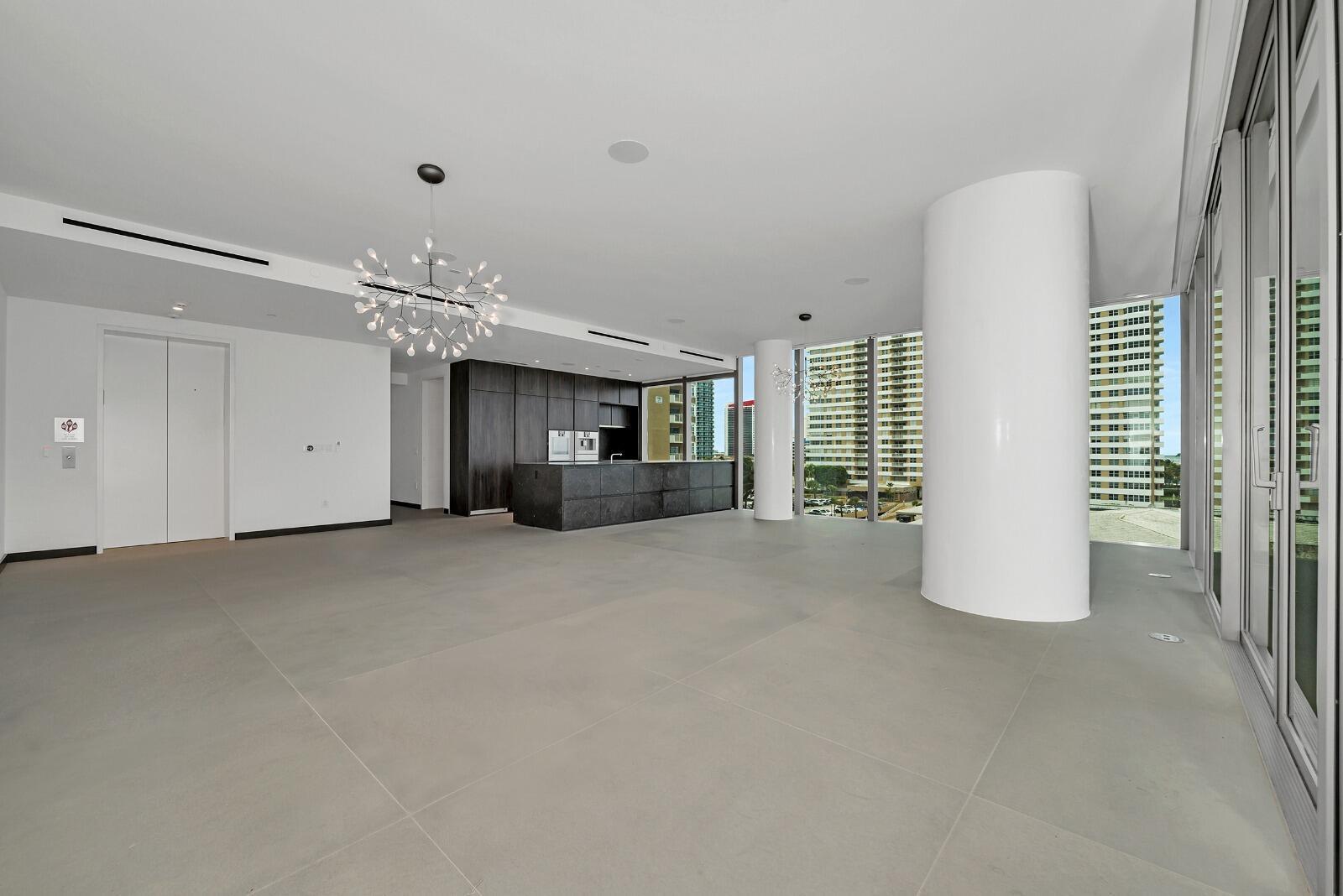 Building Photo - 2000 S Ocean Dr