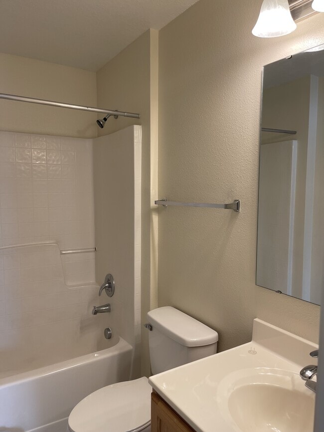 Building Photo - 4054 Dover Terrace Dr