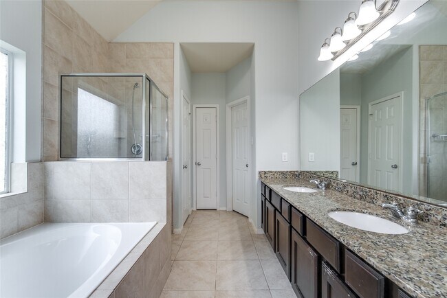 Building Photo - 3931 Medici Ct