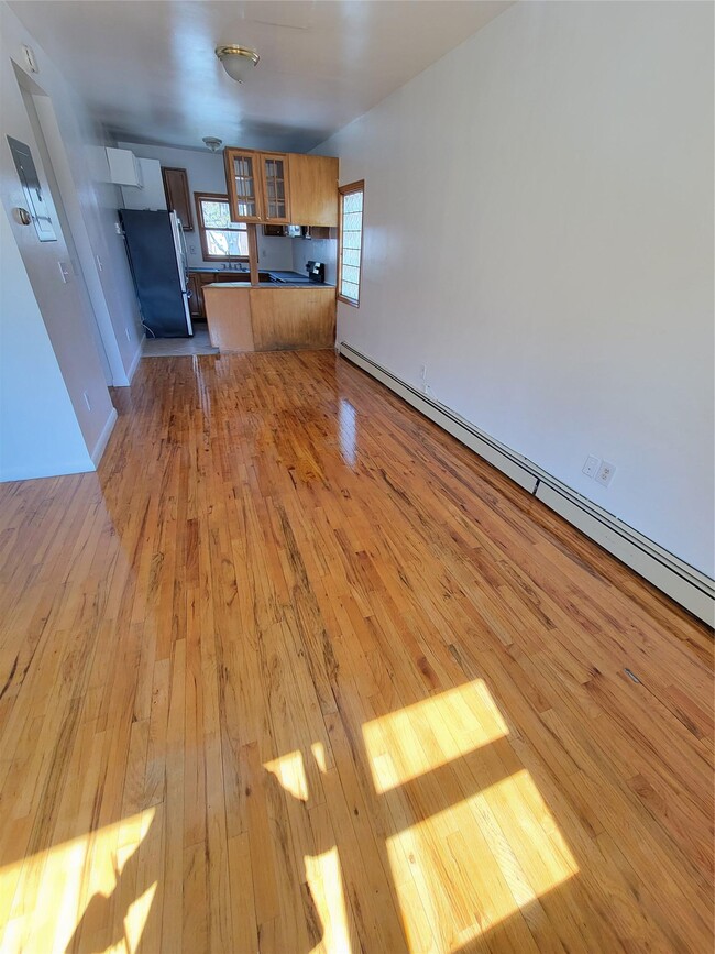 Building Photo - 11 Frederic Pl