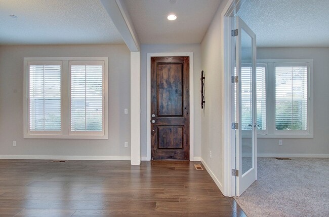 Building Photo - STUNNING CAMAS NORTH HILLS 4 BR, 3.5 BATH ...