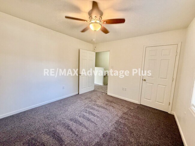 Building Photo - 408 Winston St